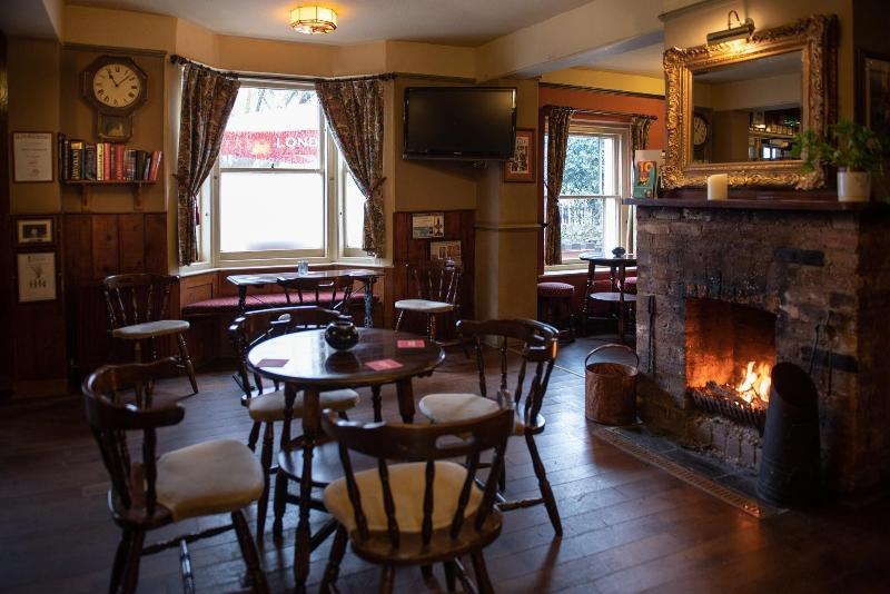 The Coach and Horses - Bar