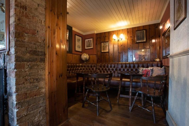 The Coach and Horses - Bar