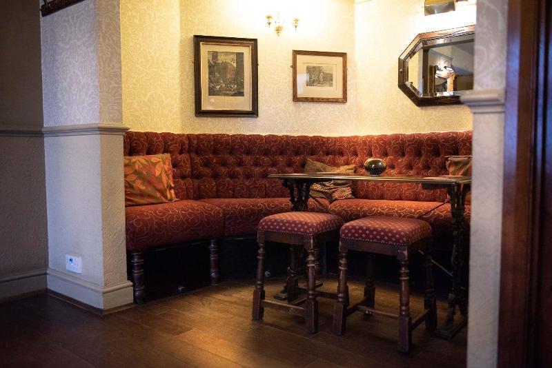 The Coach and Horses - Bar