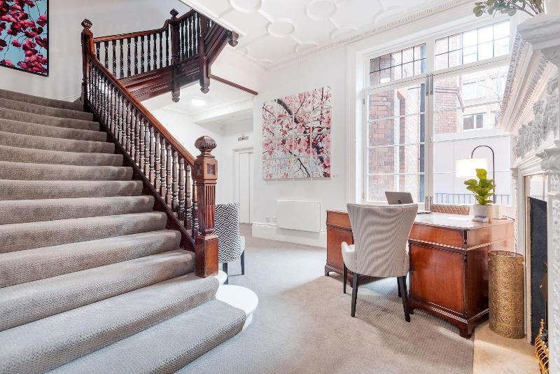 3 Sloane Gardens by UnderTheDoormat - Lobi