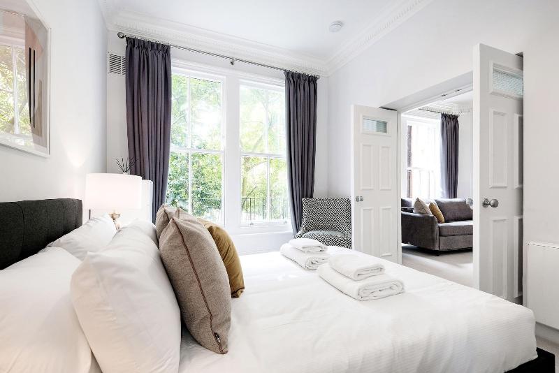3 Sloane Gardens by UnderTheDoormat - Oda