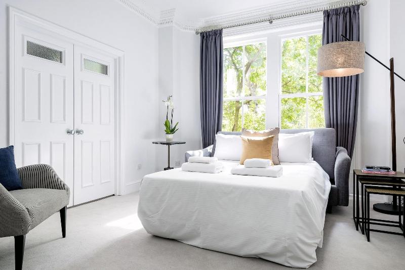 3 Sloane Gardens by UnderTheDoormat - Oda