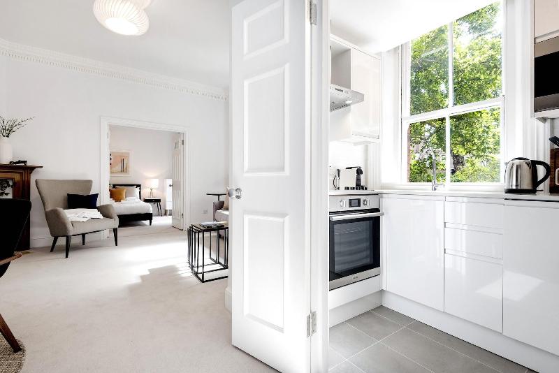 3 Sloane Gardens by UnderTheDoormat - Oda