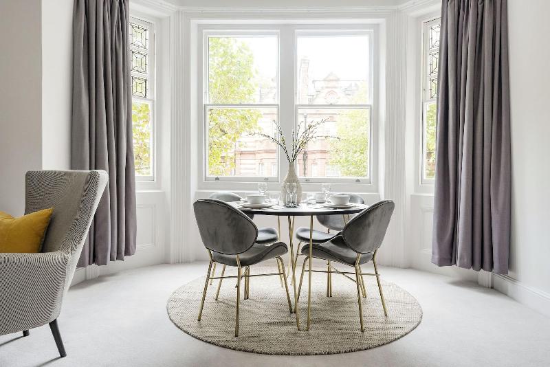 3 Sloane Gardens by UnderTheDoormat - Oda