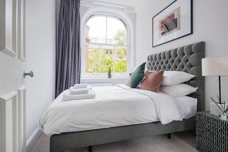 3 Sloane Gardens by UnderTheDoormat - Oda