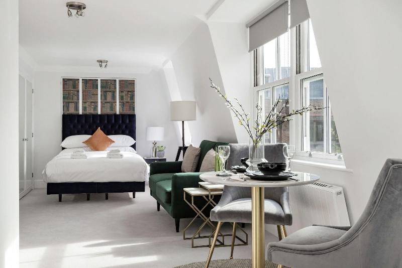 3 Sloane Gardens by UnderTheDoormat - Oda