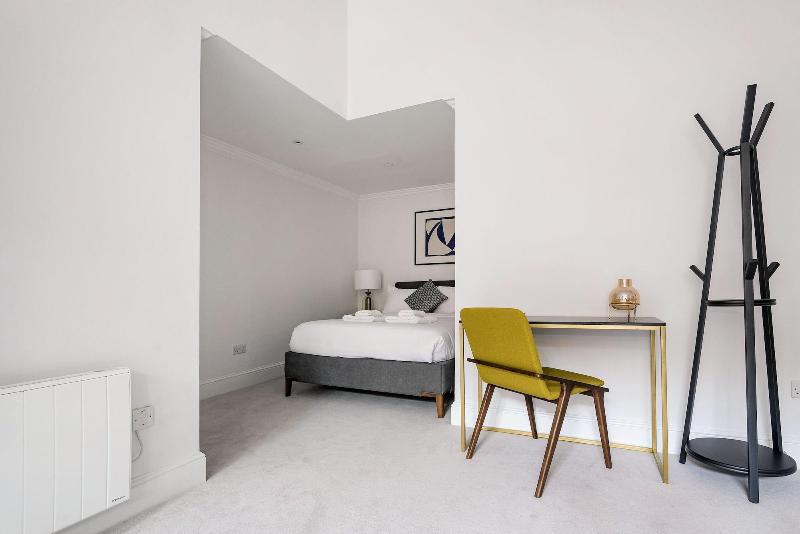 3 Sloane Gardens by UnderTheDoormat - Oda
