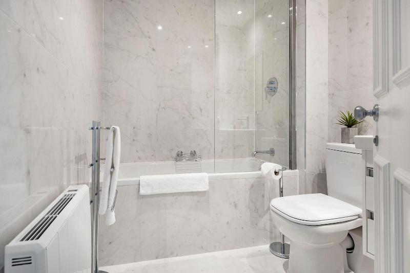 3 Sloane Gardens by UnderTheDoormat - Oda