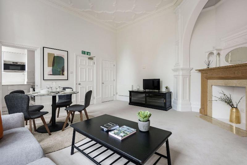 3 Sloane Gardens by UnderTheDoormat - Oda