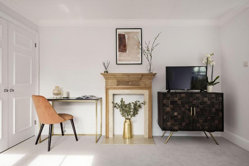 3 Sloane Gardens by UnderTheDoormat - Oda