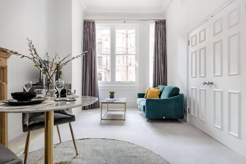 3 Sloane Gardens by UnderTheDoormat - Oda