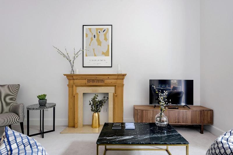 3 Sloane Gardens by UnderTheDoormat - Oda