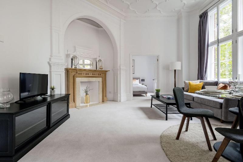 3 Sloane Gardens by UnderTheDoormat - Oda