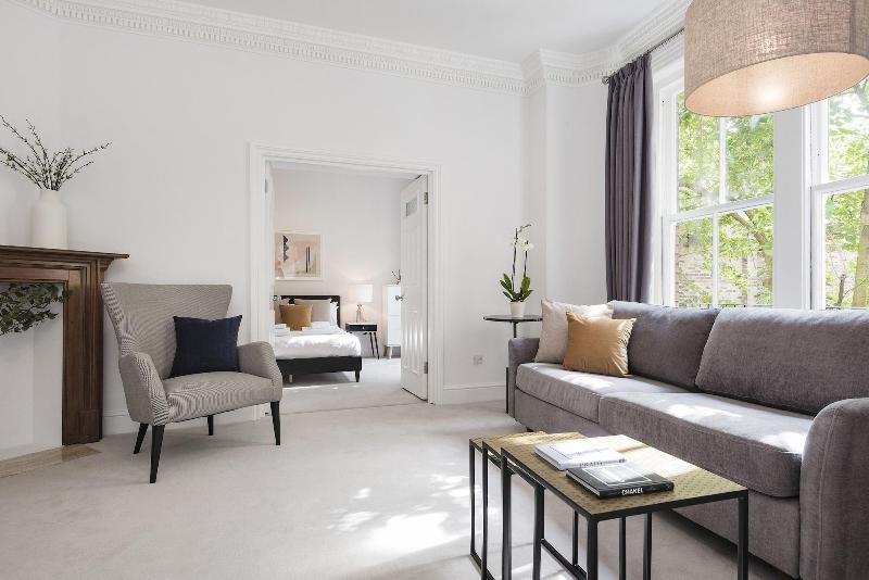 3 Sloane Gardens by UnderTheDoormat - Oda