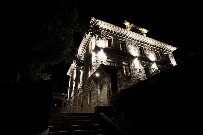 Villa Permet - Genel