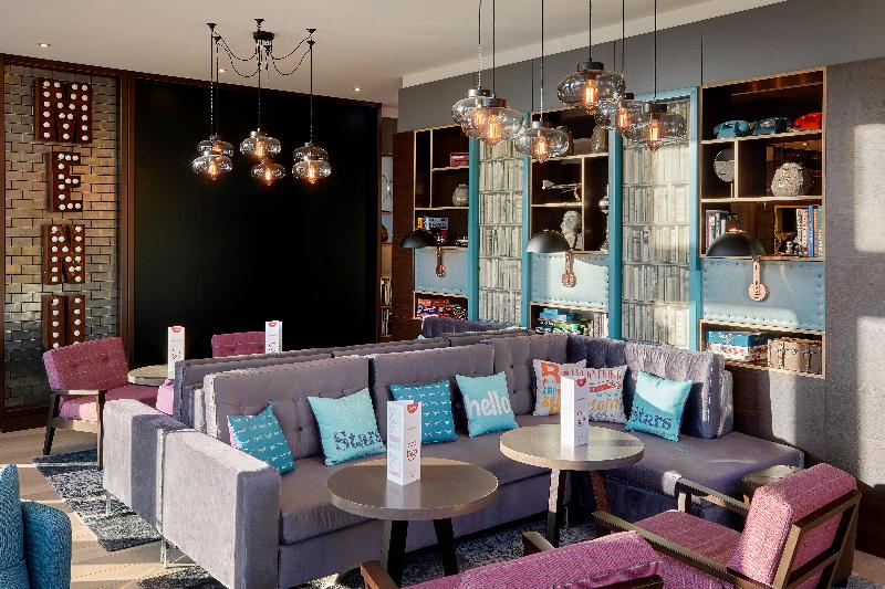 Premier Inn Hamburg City Centre - Lobi