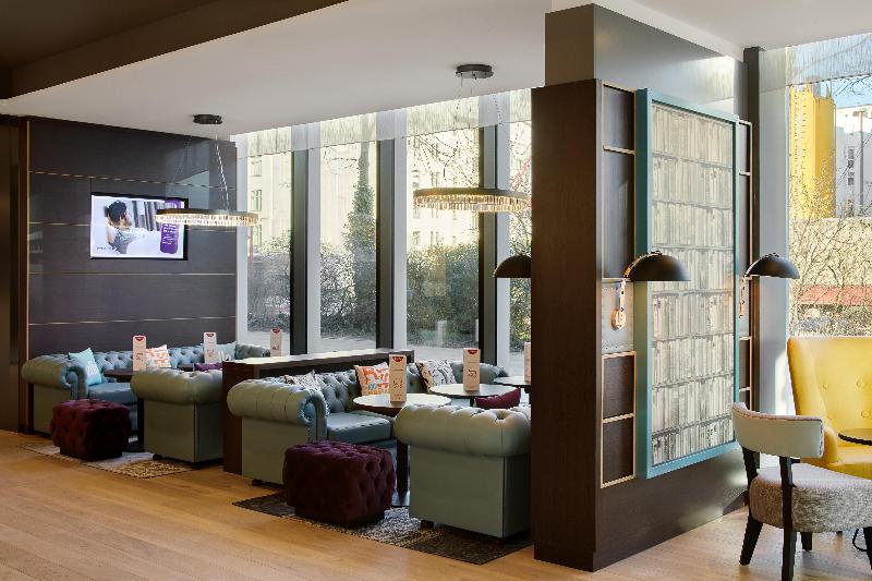 Premier Inn Hamburg City Centre - Lobi