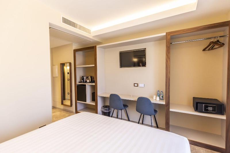 Solmaris Tropea Rooms & Suites - Oda