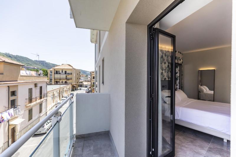Solmaris Tropea Rooms & Suites - Oda