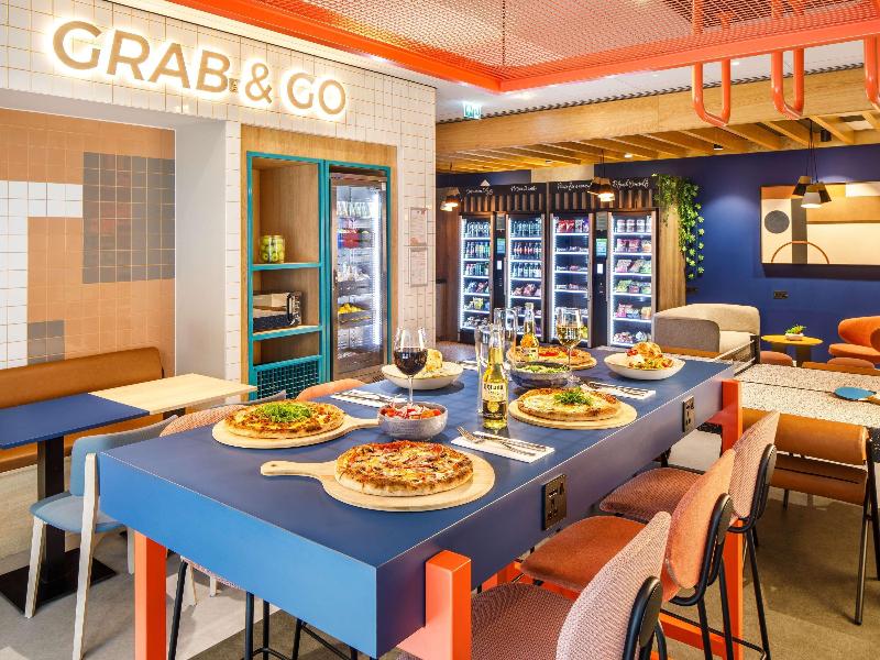 ibis budget Manchester Airport - Bar