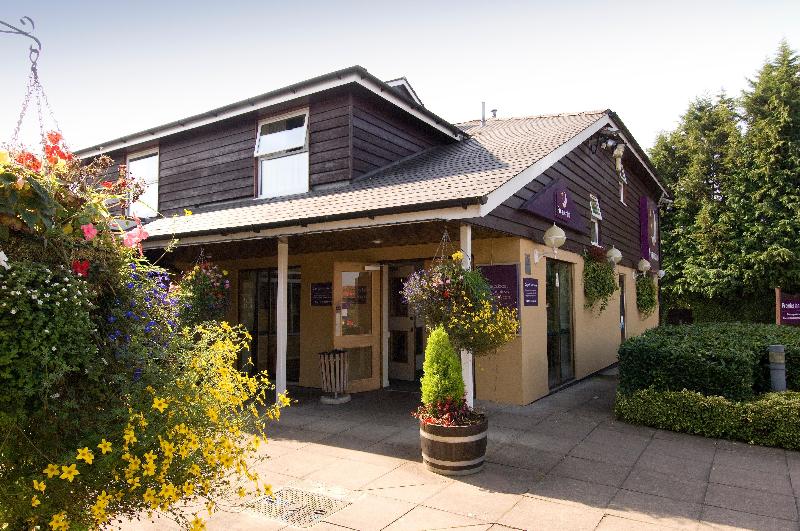 Premier Inn Cheltenham North West - Genel