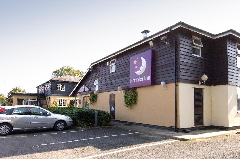 Premier Inn Cheltenham North West - Genel