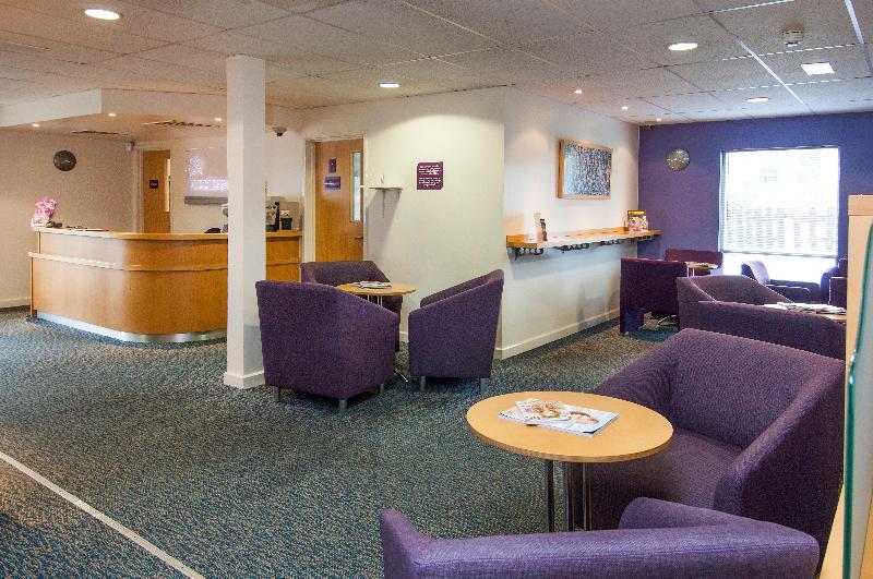 Premier Inn Bradford South - Bar