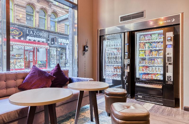 Premier Inn Glasgow Cc St Enoch Square - Bar
