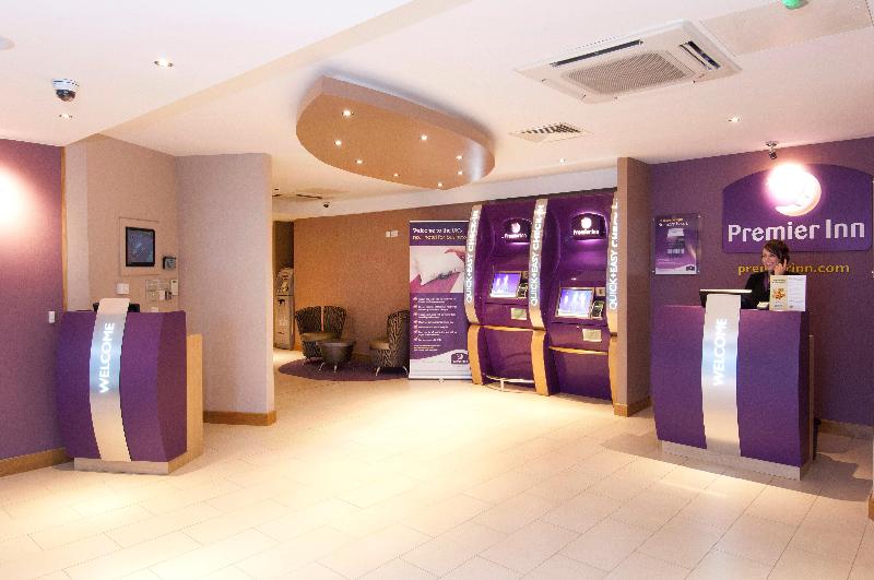 Premier Inn Warwick - Lobi