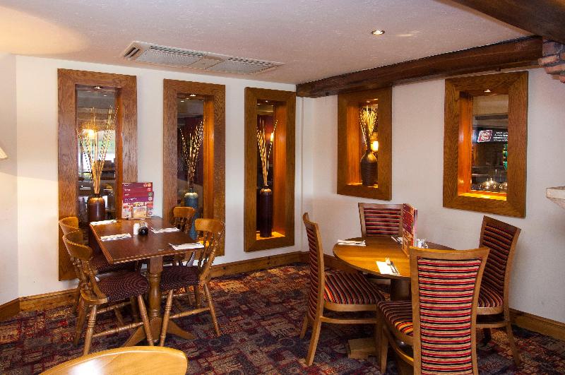 Premier Inn Llanelli Central West - Restoran