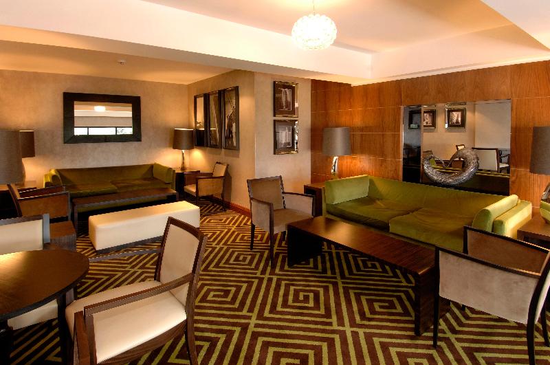 Premier Inn Bournemouth Central - Bar