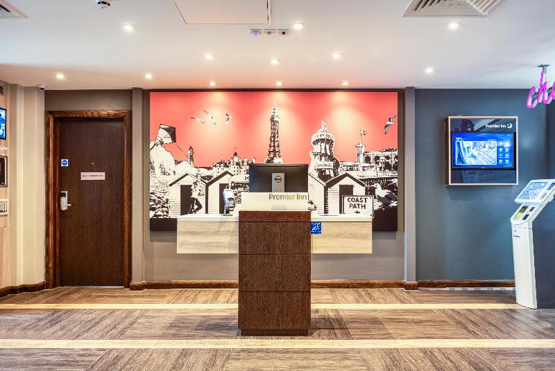 Premier Inn Newquay - Seafront - Lobi