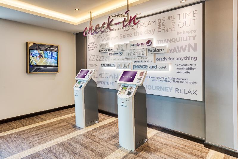 Premier Inn Banbury Town Centre - Castle Quay - Lobi