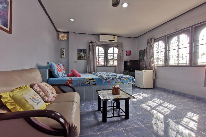 Samiya Guesthouse by ZUZU - Oda