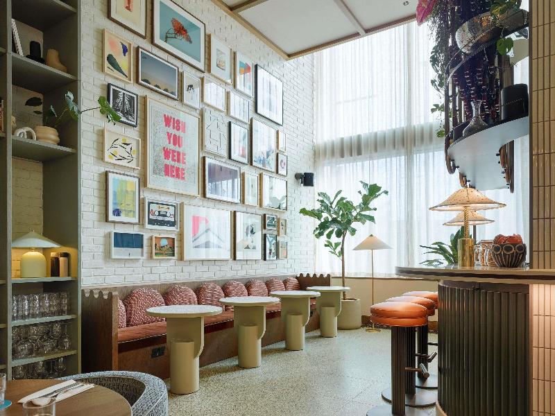 Tribe London Canary Wharf - Bar