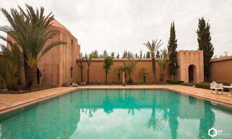 Palais Musee Claudio Bravo - Havuz