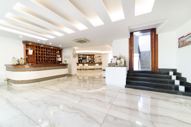 Hotel La Mela - Lobi