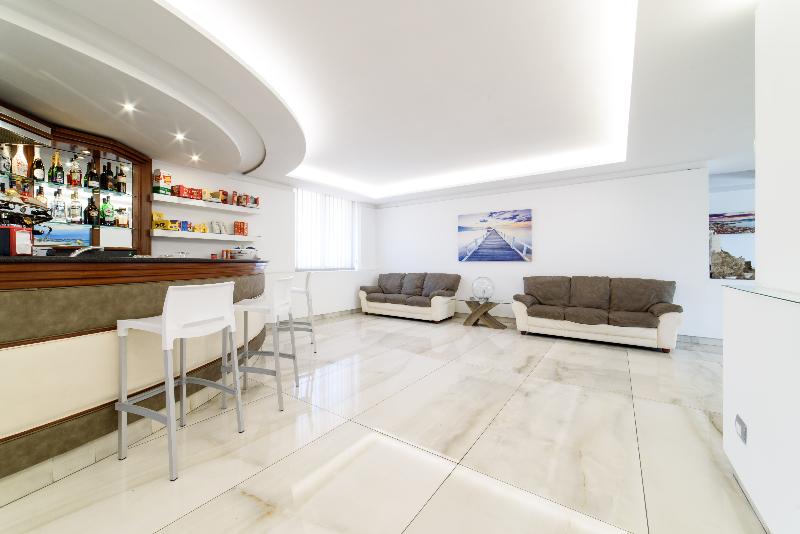 Hotel La Mela - Lobi