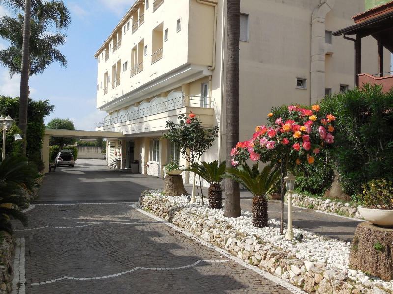 Hotel La Mela - Genel