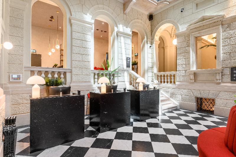 Hotel Oktogon Haggenmacher by Continental Group - Lobi