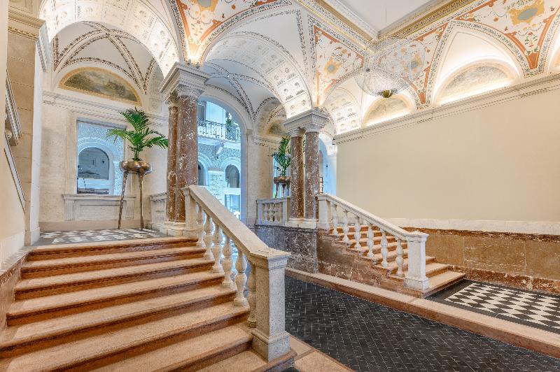 Hotel Oktogon Haggenmacher by Continental Group - Lobi