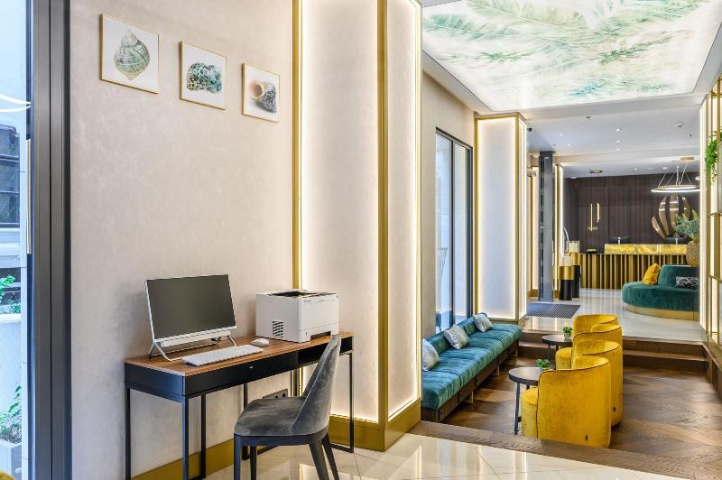 Hotel Emerald & Suites by Continental Group - Lobi