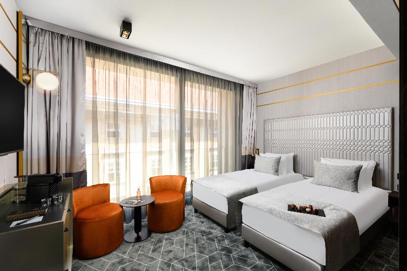 Hotel Emerald & Suites by Continental Group - Oda