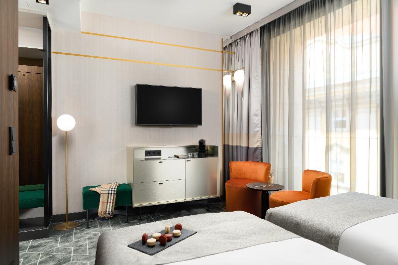 Hotel Emerald & Suites by Continental Group - Oda