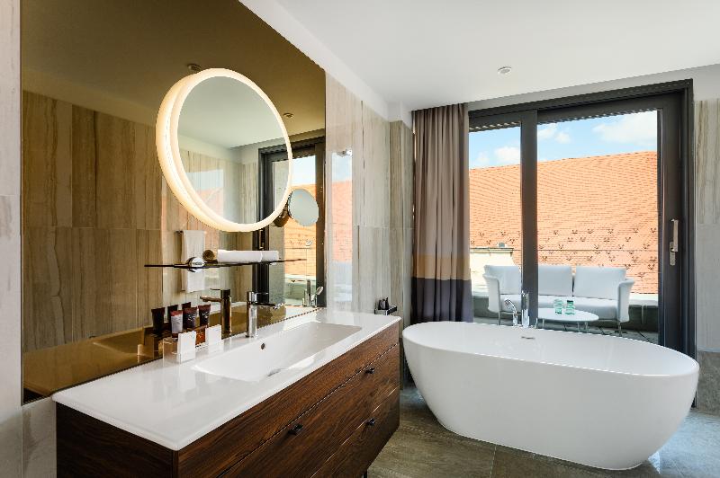 Hotel Emerald & Suites by Continental Group - Oda