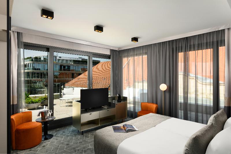 Hotel Emerald & Suites by Continental Group - Oda
