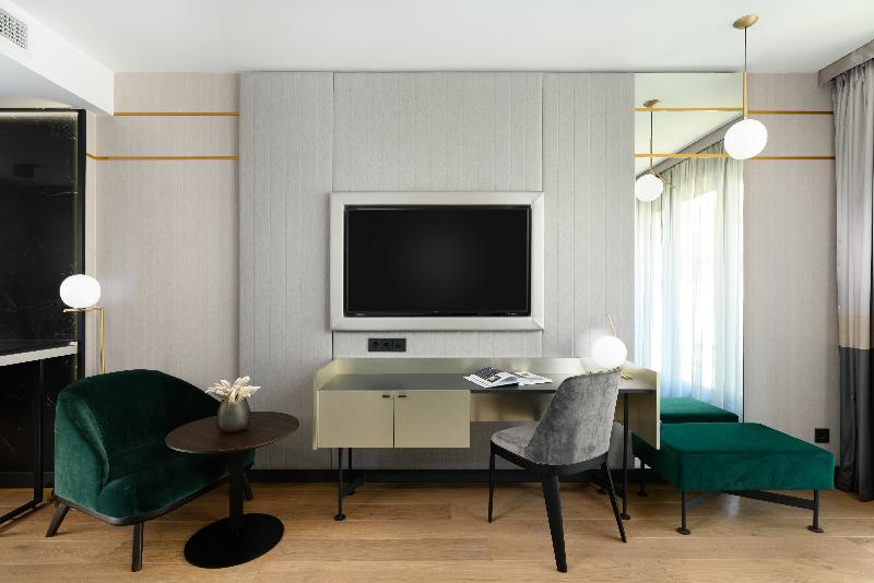 Hotel Emerald & Suites by Continental Group - Oda