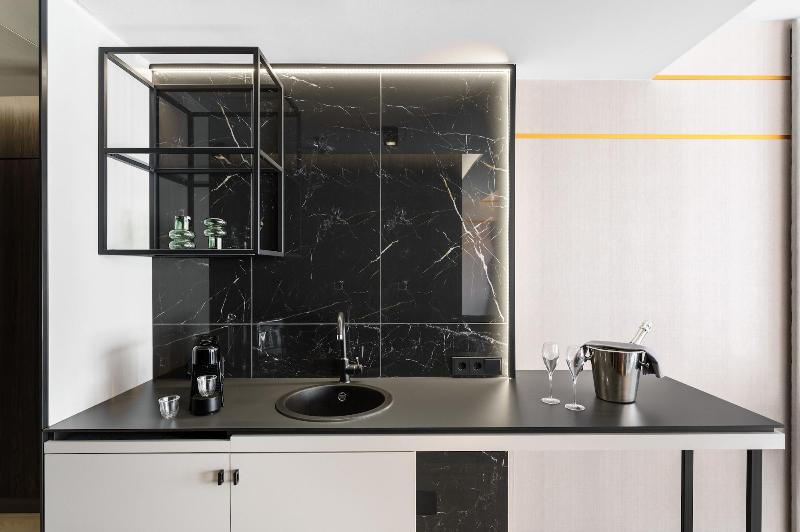 Hotel Emerald & Suites by Continental Group - Oda