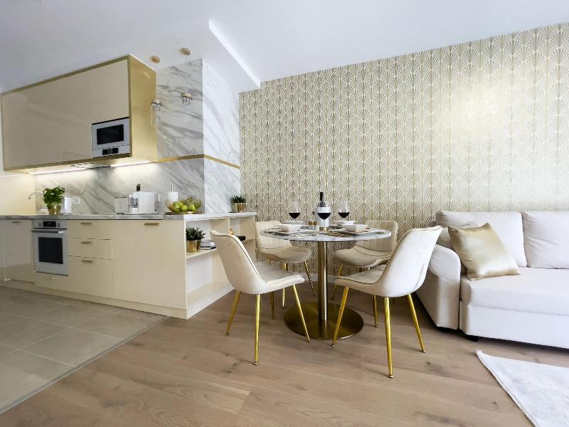 Hotel Emerald & Suites by Continental Group - Oda