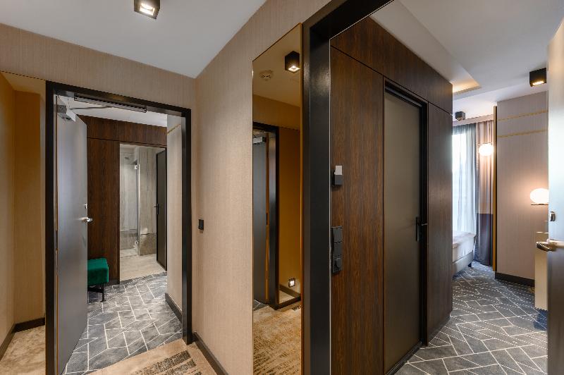 Hotel Emerald & Suites by Continental Group - Oda